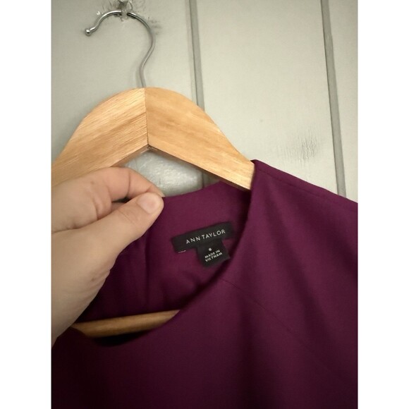 Ann Taylor Dress 8 Plum Burst Bi-Stretch Crew Neck Sheath Knee Length Career - Picture 5 of 9
